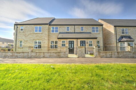 Gentian Court, Fairfield Manor... 3 bed terraced house for sale