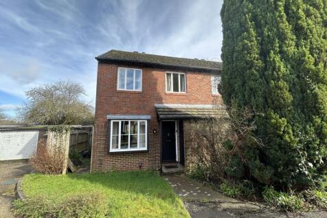 St. Annes Close, Winchester, Hampshire 3 bed semi