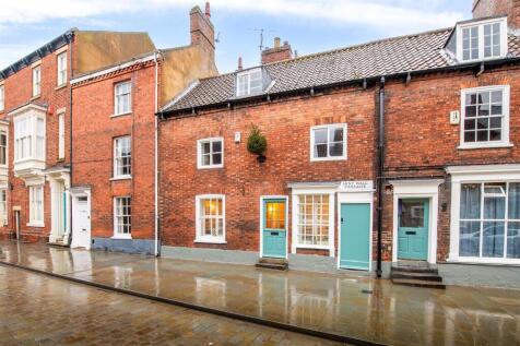 4 bedroom terraced house for sale
