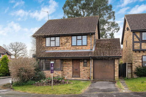 Chatfield Drive, Merrow Park, GU4 4 bed detached house for sale