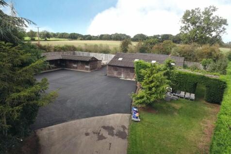 Northampton Road, Stoke Bruerne... 6 bed bungalow for sale