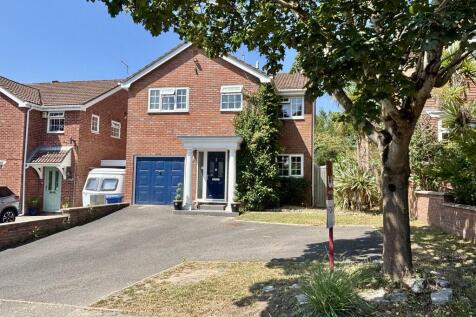 Pilsdon Drive, Canford Heath 4 bed detached house for sale