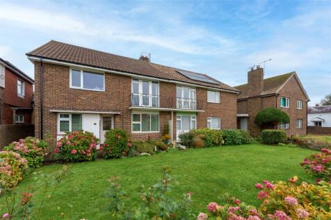 Manor Field Court, Broadwater Road... 2 bed flat for sale