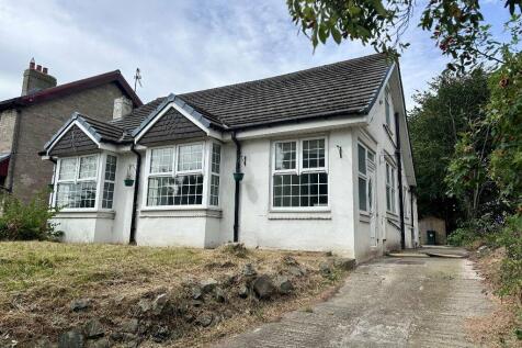 High Street, Eston, Middlesbrough... 3 bed detached house for sale