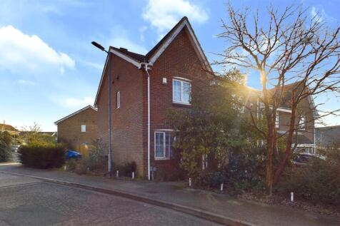 Great Stockwood Road, Cheshunt 2 bed end of terrace house for sale