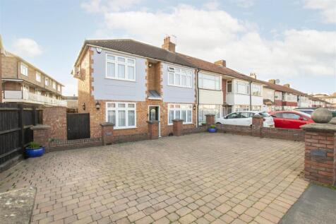Queens Drive, Waltham Cross 4 bed end of terrace house for sale