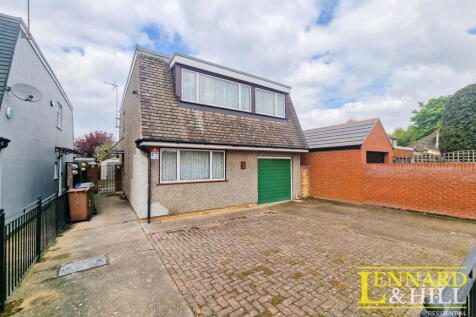 Regent Close, Grays RM16 4 bed detached house for sale