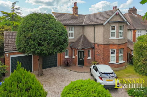 Bradleigh Avenue, Grays RM17 3 bed detached house for sale
