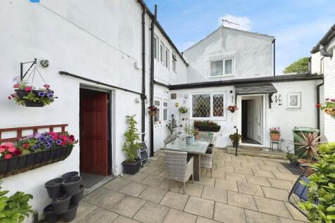 Hare Park Lane, Hightown, Liversedge... 5 bed detached house for sale