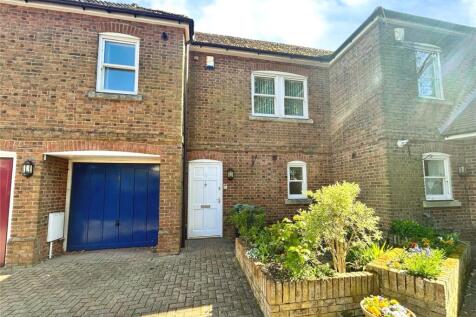 High Street, Emsworth, Hampshire 2 bed terraced house for sale