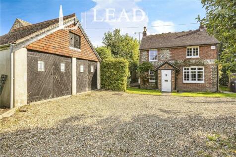 Manor Lodge Road, Rowland's Castle... 3 bed detached house for sale
