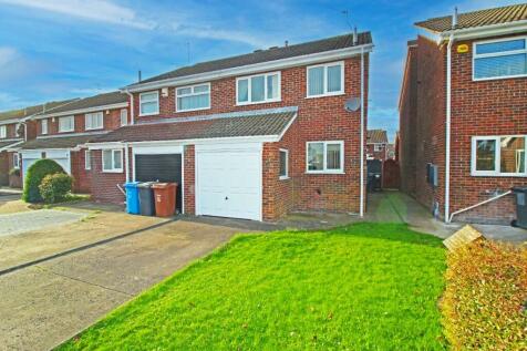 3 bedroom semi-detached house for sale