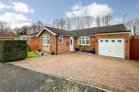 Hobbs Close, St. Albans... 3 bed bungalow for sale