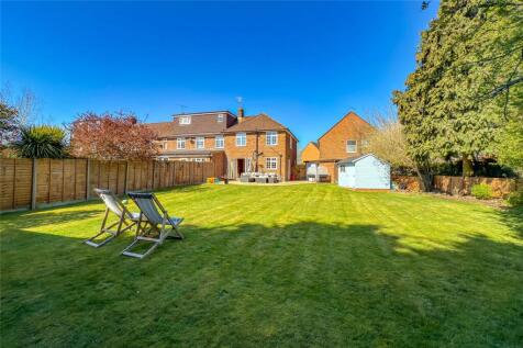 Hazelwood Drive, St. Albans... 3 bed semi
