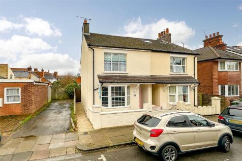 Harlesden Road, St. Albans... 3 bed semi