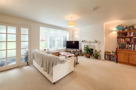 Westminster Court, St. Albans... 2 bed apartment for sale