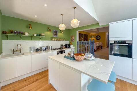 4 bedroom semi-detached house for sale
