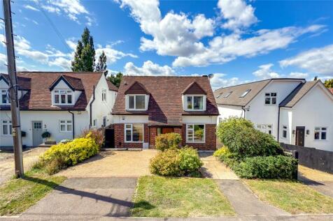 Mount Drive, Park Street, St. Albans... 4 bed bungalow for sale