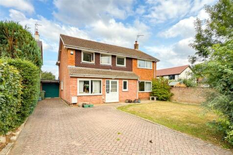 Grant Gardens, Harpenden... 4 bed detached house for sale
