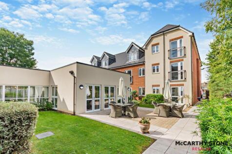 Heathlands. Beaconsfield Road... 2 bed apartment for sale