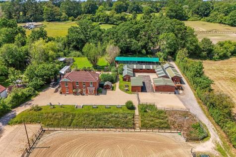 CURDRIDGE 4 bed equestrian property for sale