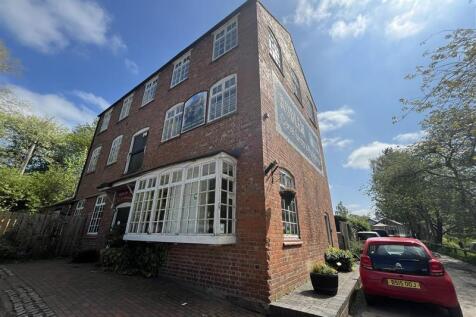 Detached house for sale