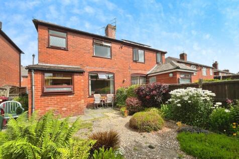 Semi-detached house for sale
