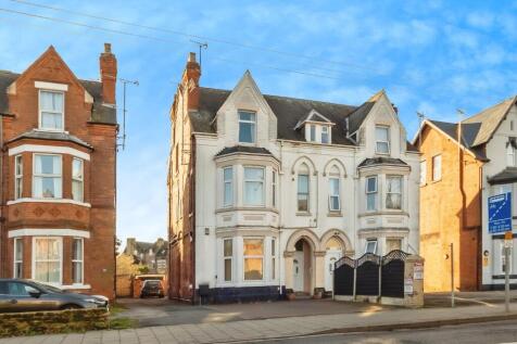 7 bedroom semi-detached house for sale