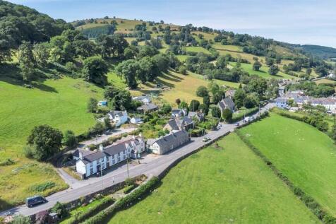 The Sun Inn, Corwen LL21 3 bed property with land for sale