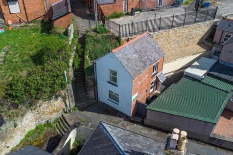 Cefn Mawr, Wrexham LL14 2 bed detached house for sale