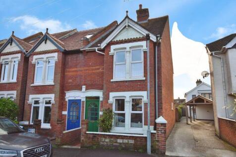 Belle Vue Road, Salisbury            ... 3 bed terraced house for sale
