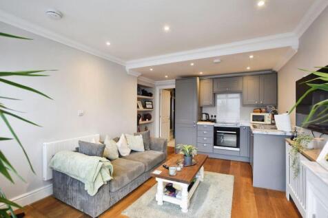 Estcourt Road, Salisbury             ... 1 bed apartment for sale