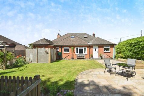 Gomeldon, Salisbury                  ... 4 bed detached bungalow for sale