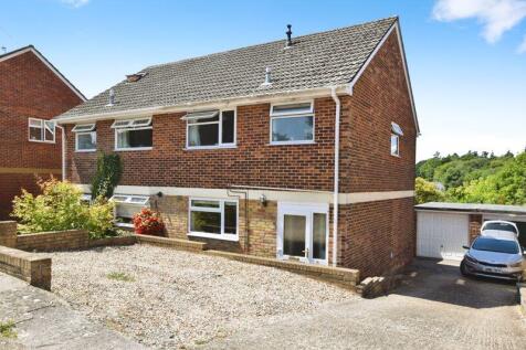 Cheshire Close, Salisbury            ... 3 bed semi