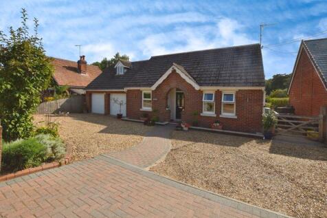 Southampton Road, Whaddon            ... 4 bed detached house for sale
