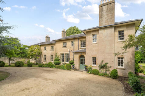 6 bedroom detached house for sale