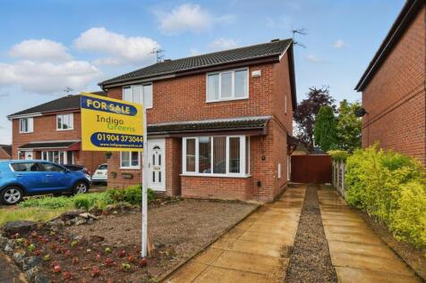 2 bedroom semi-detached house for sale