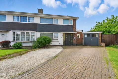 3 bedroom semi-detached house for sale