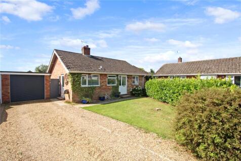 Priory Close, Alpington, Norwich... 3 bed bungalow for sale