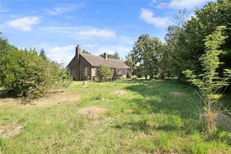 Norwich Road, Stoke Holy Cross... 3 bed bungalow for sale