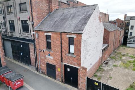 2 bedroom town house for sale