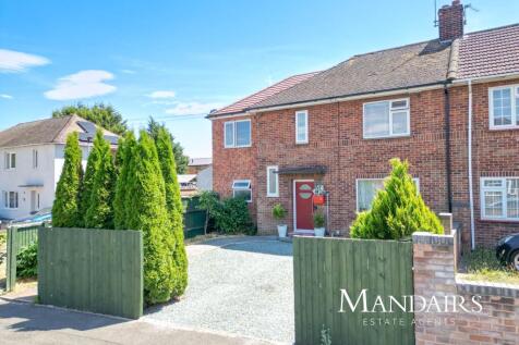 5 bedroom semi-detached house for sale