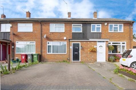 Gascons Grove, Slough SL2 3 bed terraced house for sale