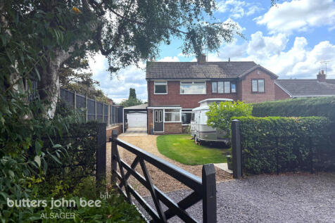 3 bedroom semi-detached house for sale