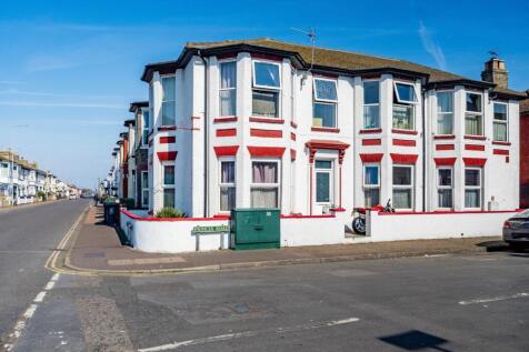 6 bedroom end of terrace house for sale