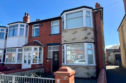 Barmouth Avenue, Stanley Park FY3 3 bed end of terrace house for sale