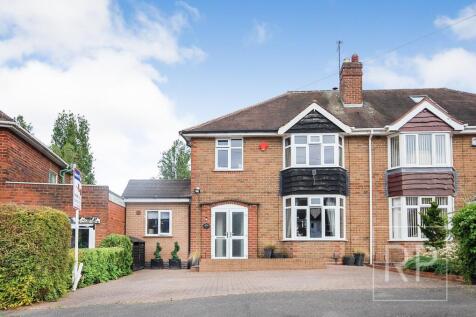 3 bedroom semi-detached house for sale
