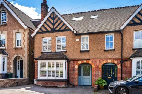 Deerings Road, Reigate, Surrey, RH2 5 bed semi