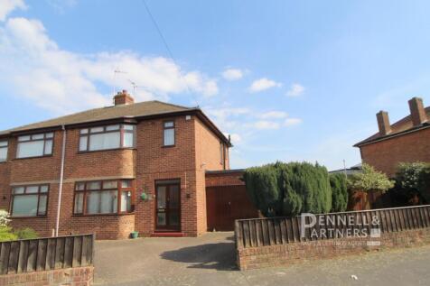 Desborough Avenue, Peterborough PE2 3 bed semi
