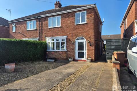 Southfields Avenue, Peterborough PE2 3 bed semi